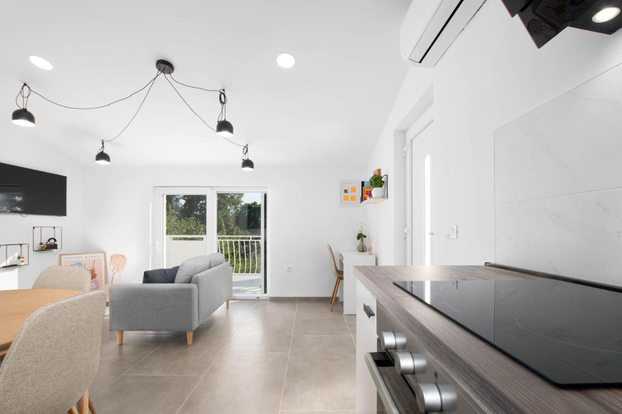 Apartment Eros Šišan Bagian luar foto